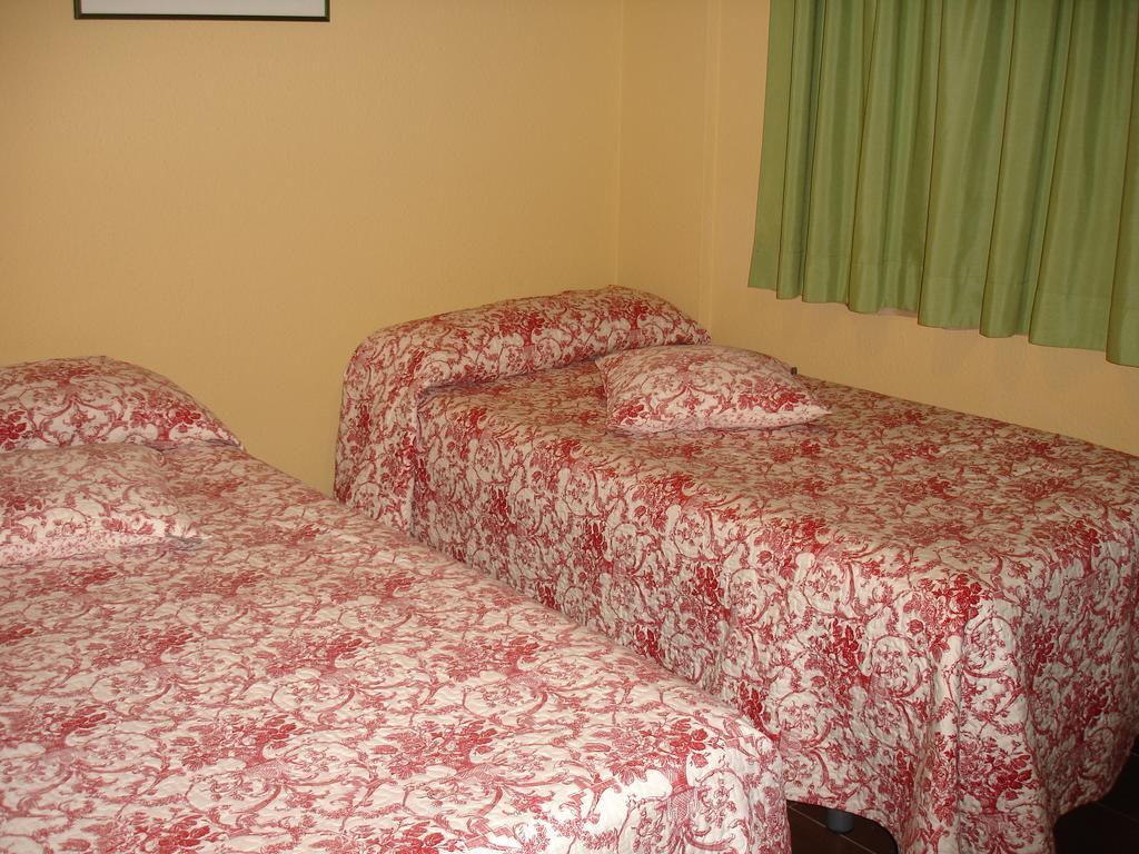 Hostal Puerta Bonita Vista Alegre مدريد المظهر الخارجي الصورة