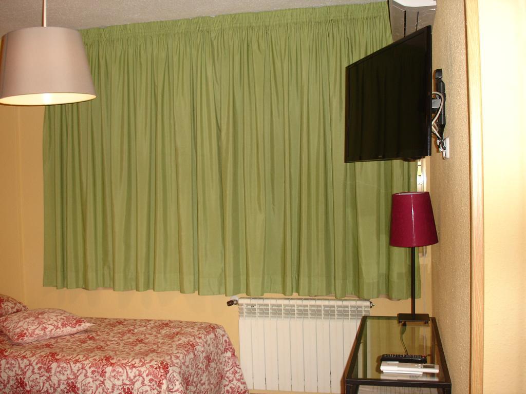 Hostal Puerta Bonita Vista Alegre مدريد المظهر الخارجي الصورة