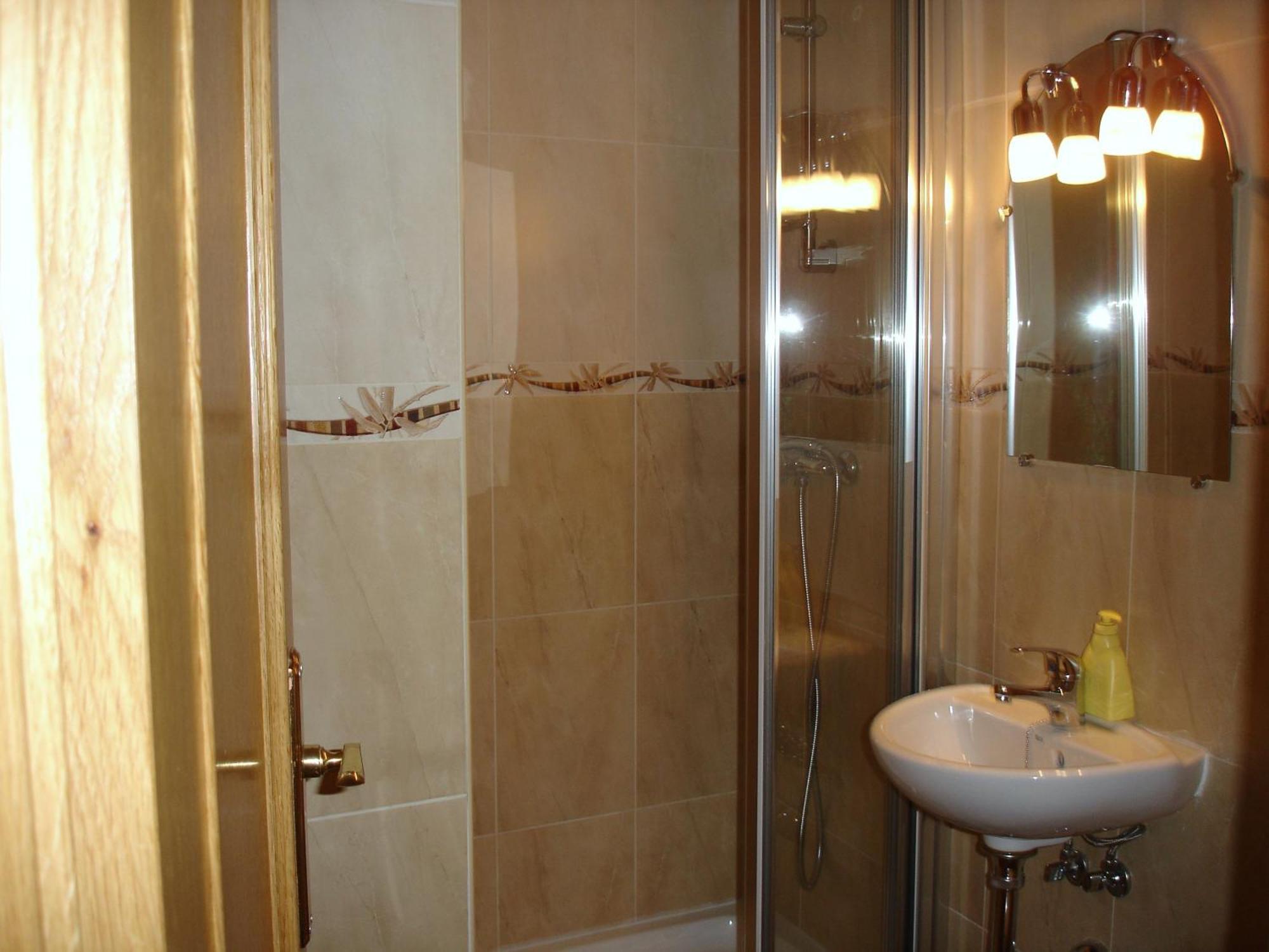 Hostal Puerta Bonita Vista Alegre مدريد المظهر الخارجي الصورة