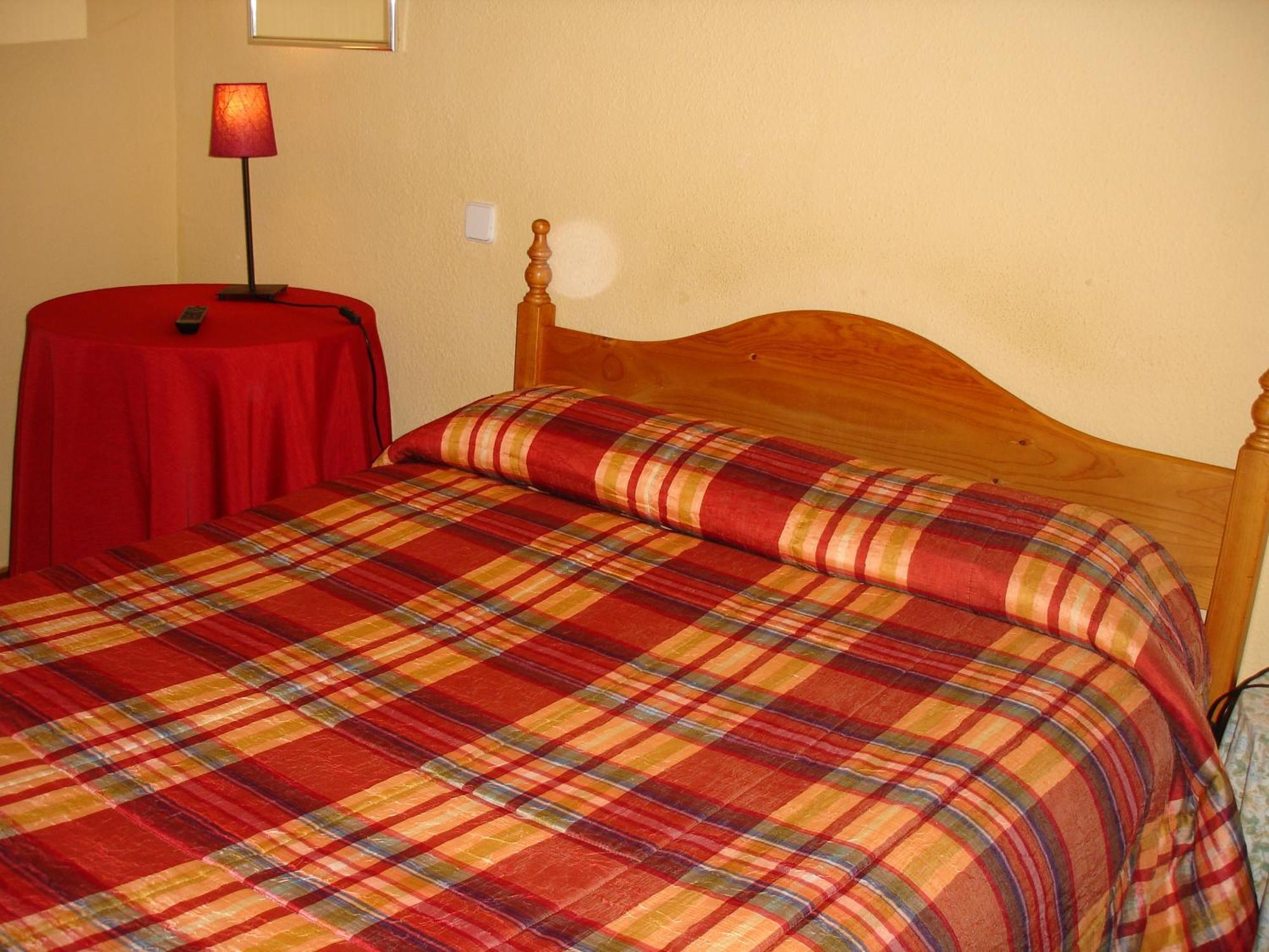 Hostal Puerta Bonita Vista Alegre مدريد المظهر الخارجي الصورة