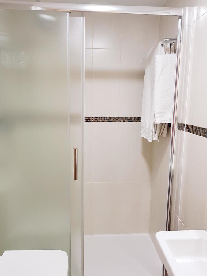 Hostal Puerta Bonita Vista Alegre مدريد المظهر الخارجي الصورة