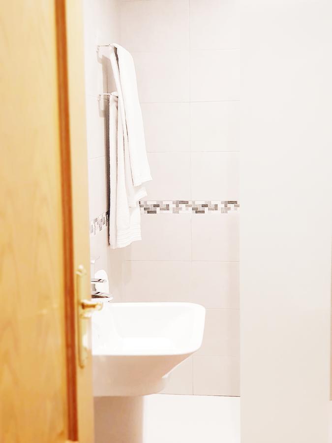 Hostal Puerta Bonita Vista Alegre مدريد المظهر الخارجي الصورة