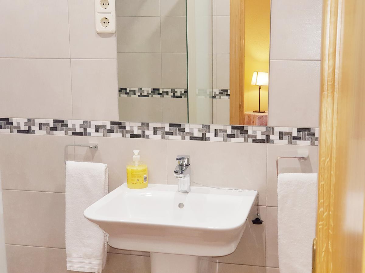 Hostal Puerta Bonita Vista Alegre مدريد المظهر الخارجي الصورة