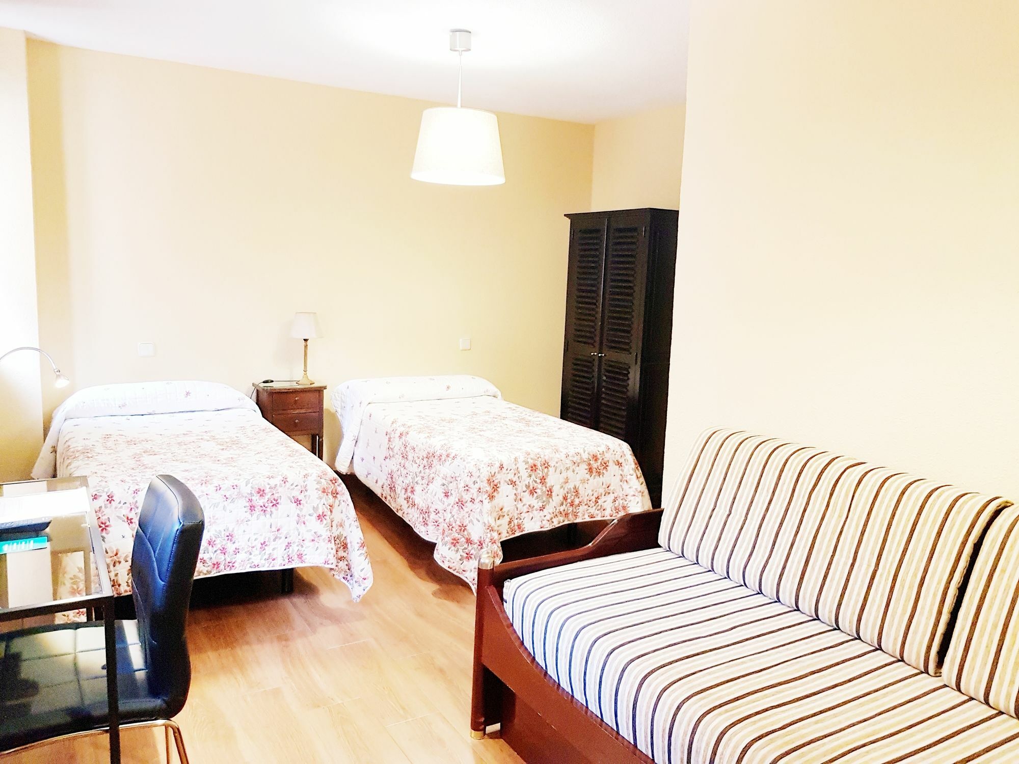 Hostal Puerta Bonita Vista Alegre مدريد المظهر الخارجي الصورة